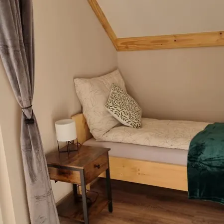 Pod Lasem Gorce Z Kominkiem I Jacuzzi Holiday home *