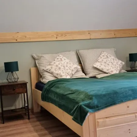 Pod Lasem Gorce Z Kominkiem I Jacuzzi בית נופש